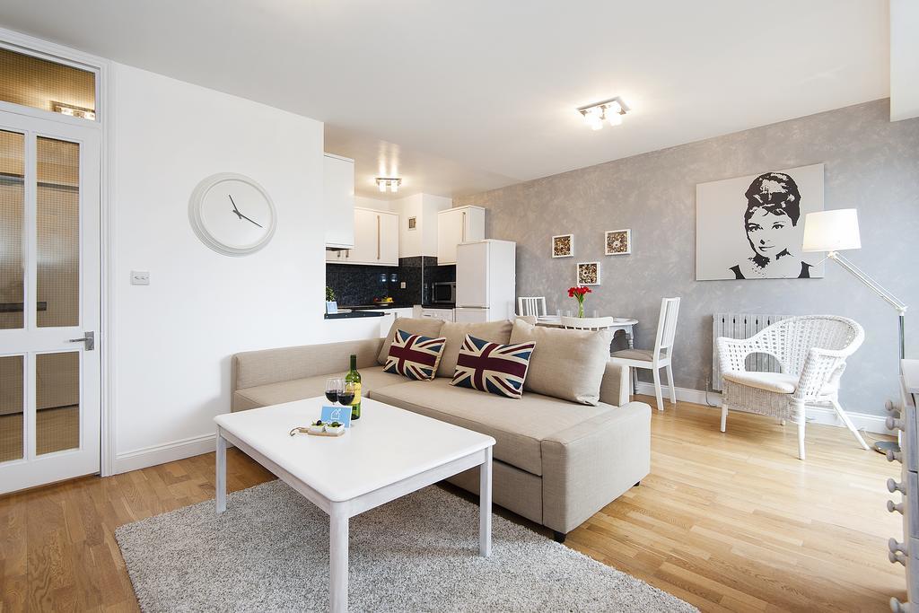 The Cromwell Road Sherborne Court * Londra